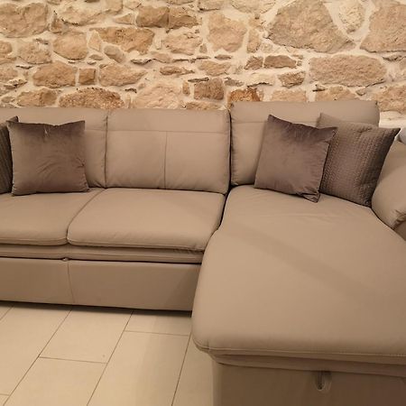 Apartment Michaela 4-Sterne & Parking Rovigno Esterno foto