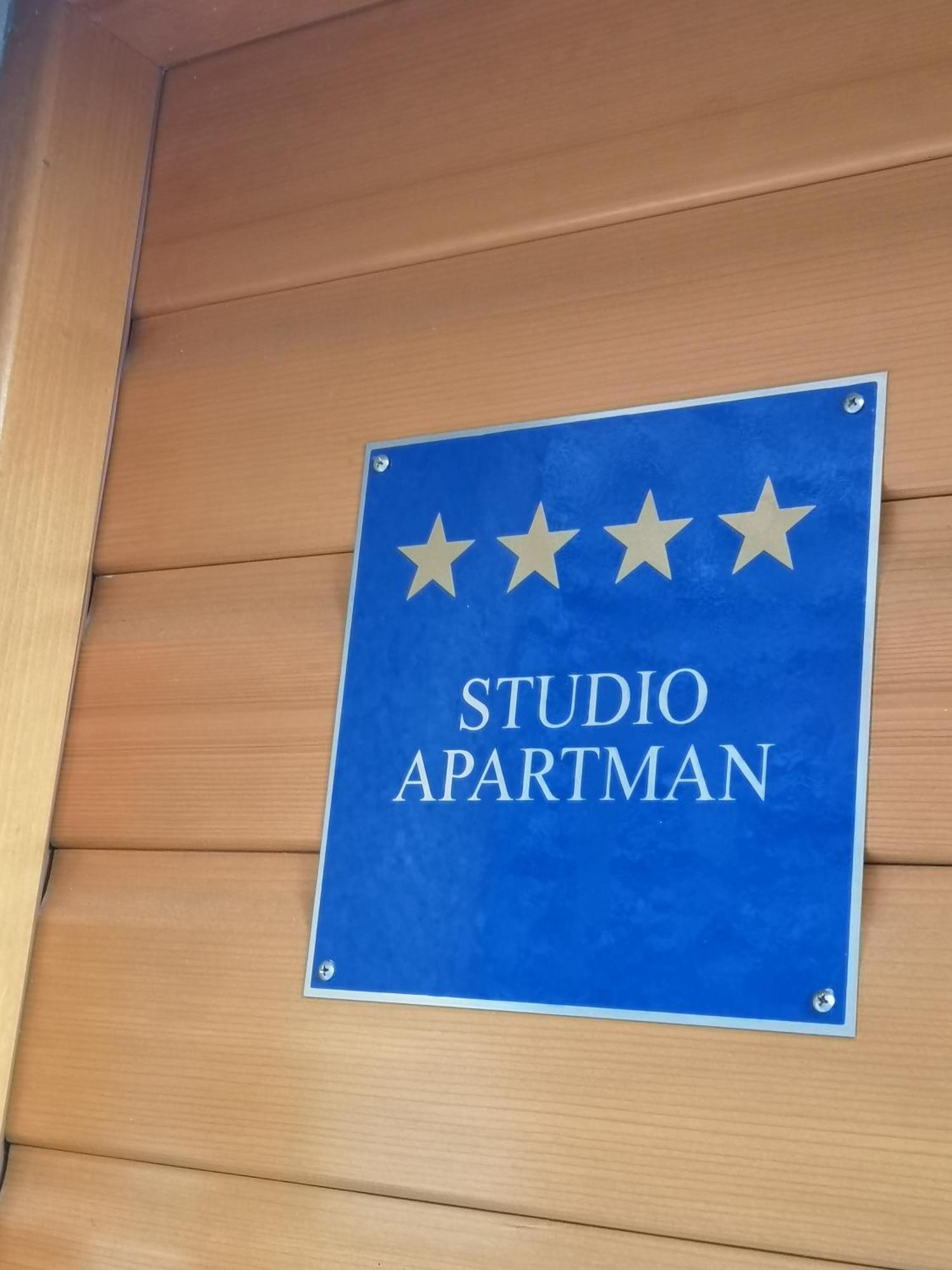 Apartment Michaela 4-Sterne & Parking Rovigno Esterno foto